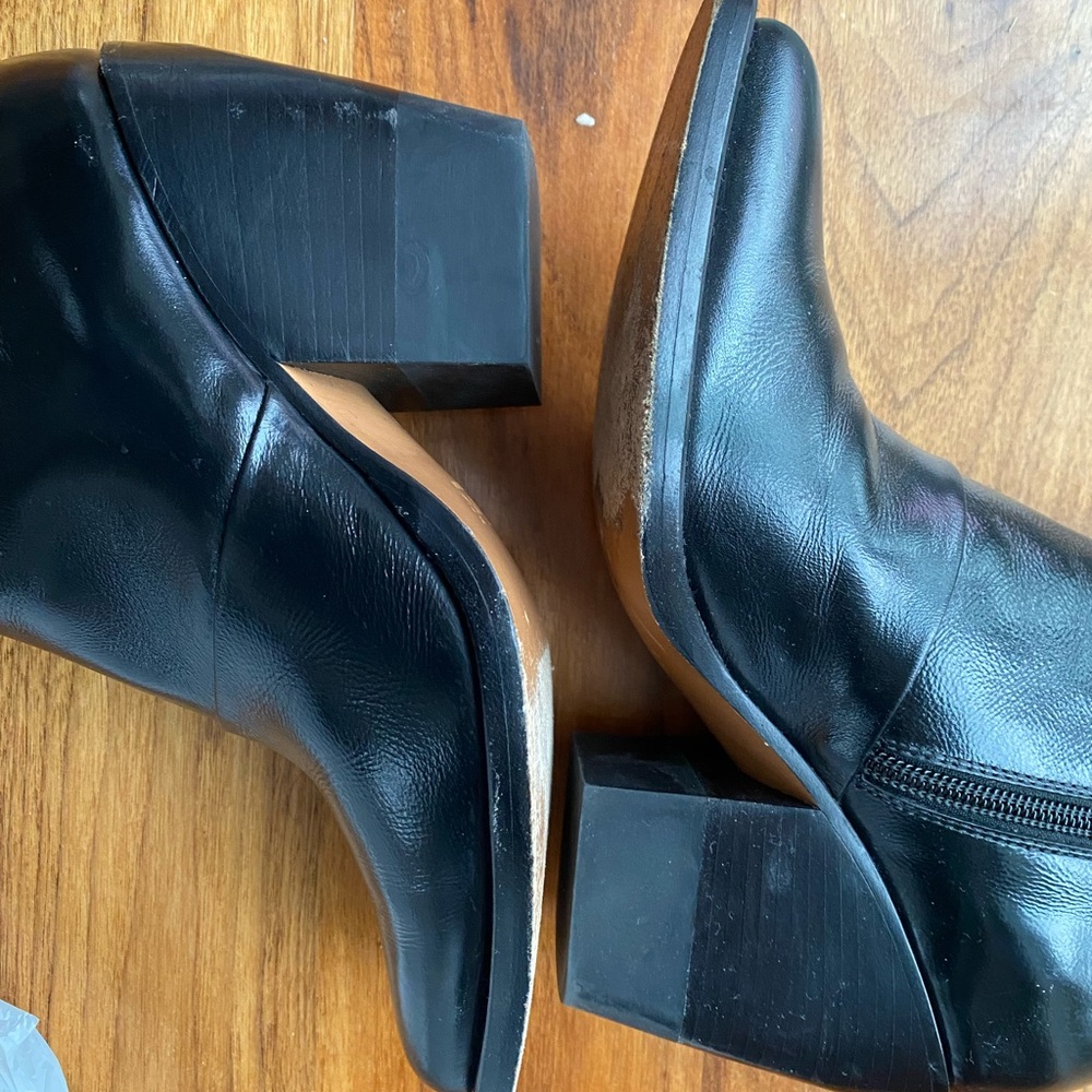Chloe Tall Rylee boots used- size 36 US 6 Black shiny leather